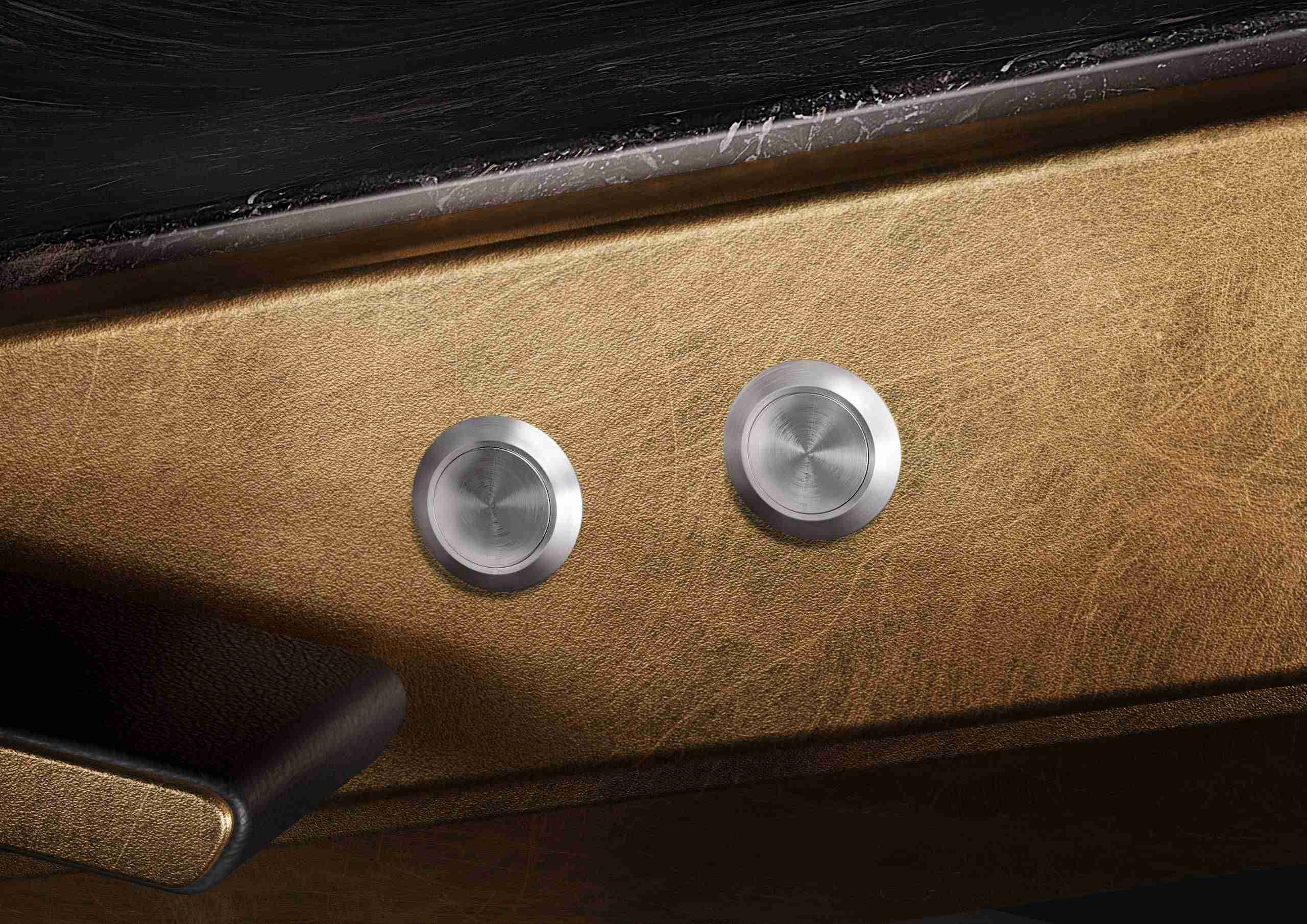 Caesar Tilt Controls — Inlaid Buttons In Black Marble For Precise Backrest Adjustment From 15° To 32°.