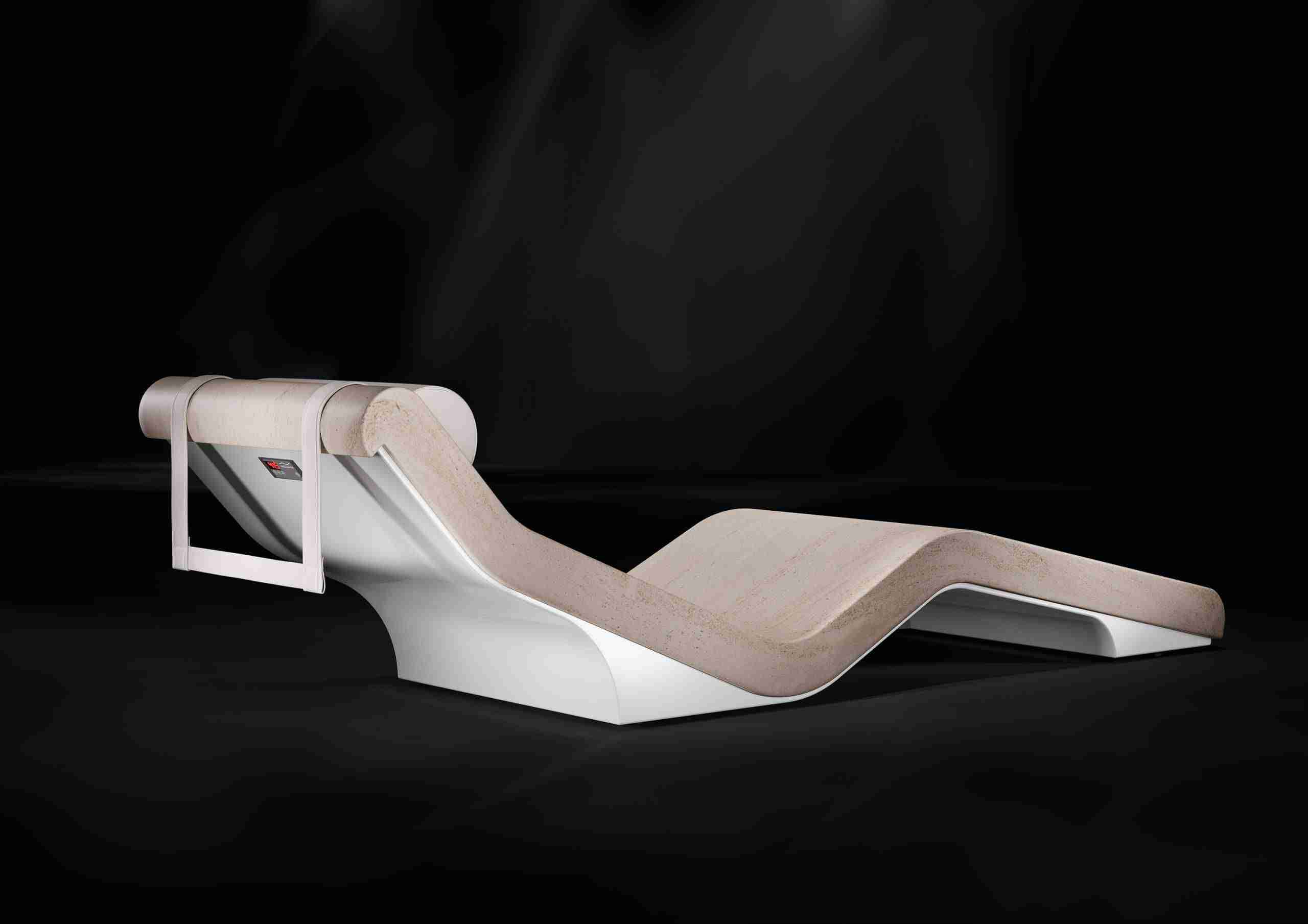 Cleopatra Basico Heated Lounger — Rear View