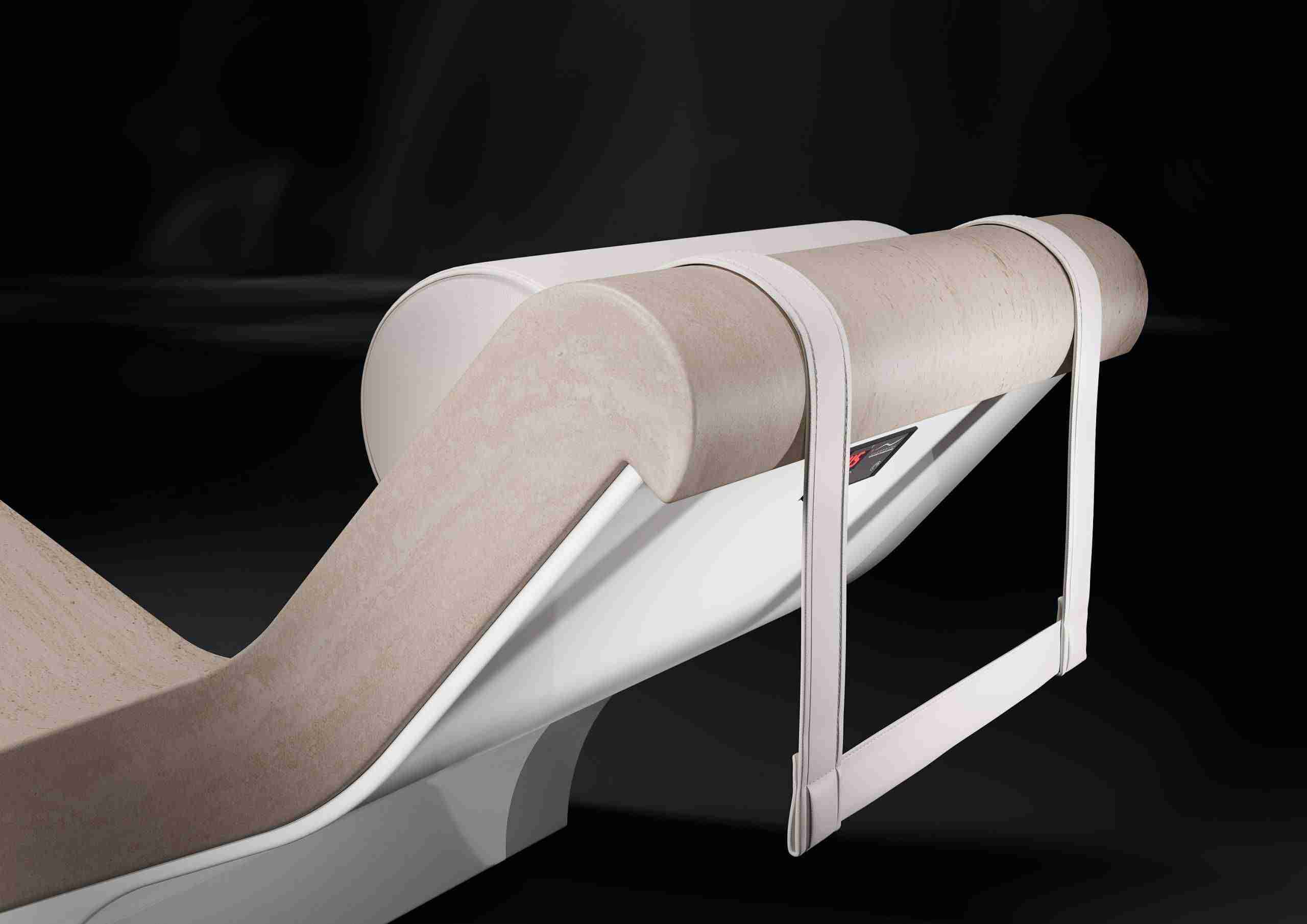 Cleopatra Basico Heated Lounger — Top Close-Up