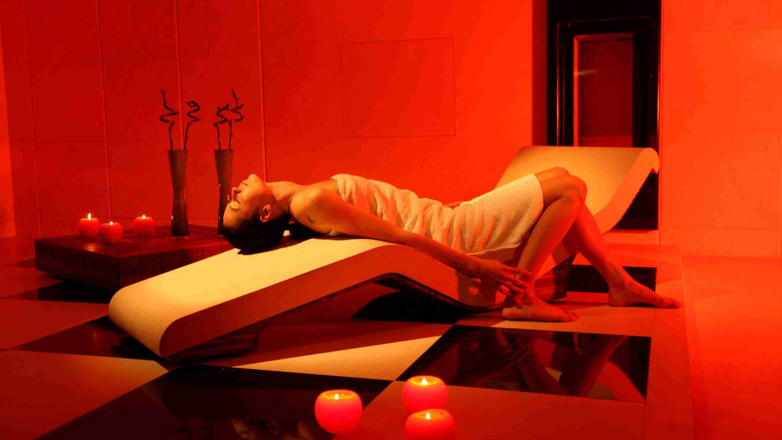 Cleopatra Basico Heated Marble Lounger — Spa Retreat Alternate View Showing Layout And Relaxing Visual Harmony.