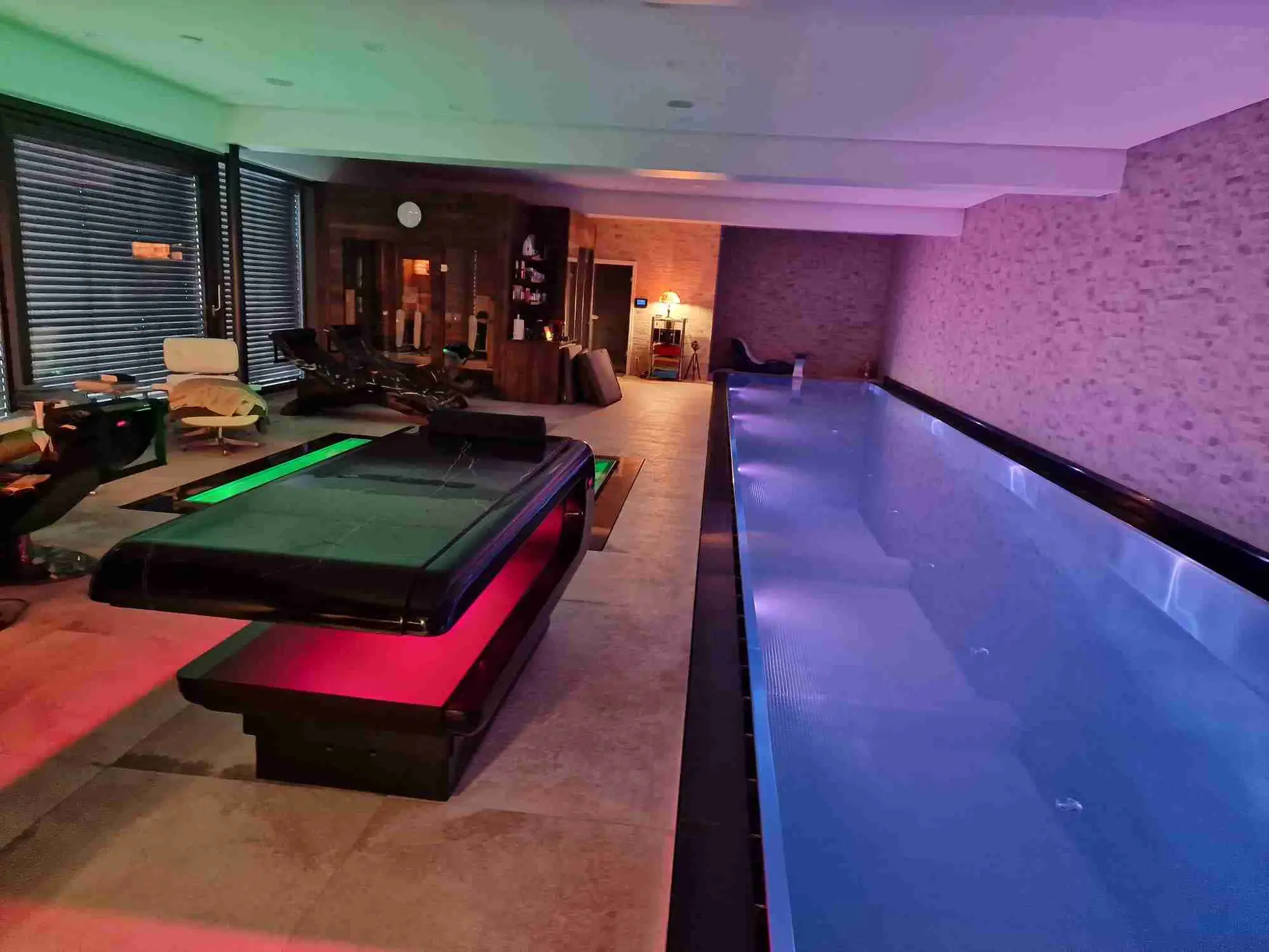 Square Table heated stone massage table — wellness room composition for body treatments, scrubs and warm stone therapy.